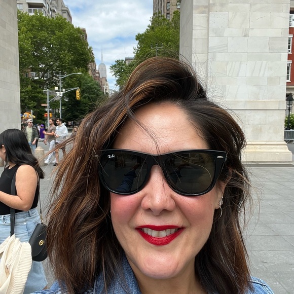 Meet your Posher, Maura - Picture 3 of 3